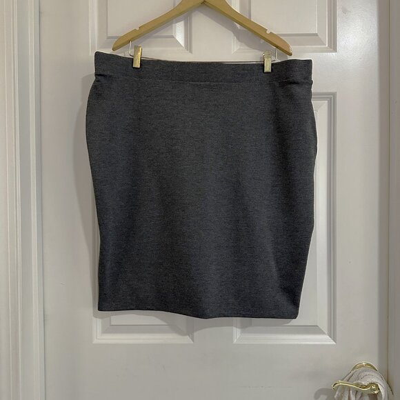 Old Navy Plus Size 2X Ponte Knit Pencil Skirt – NWOT – Charcoal Gray - Picture 1 of 5